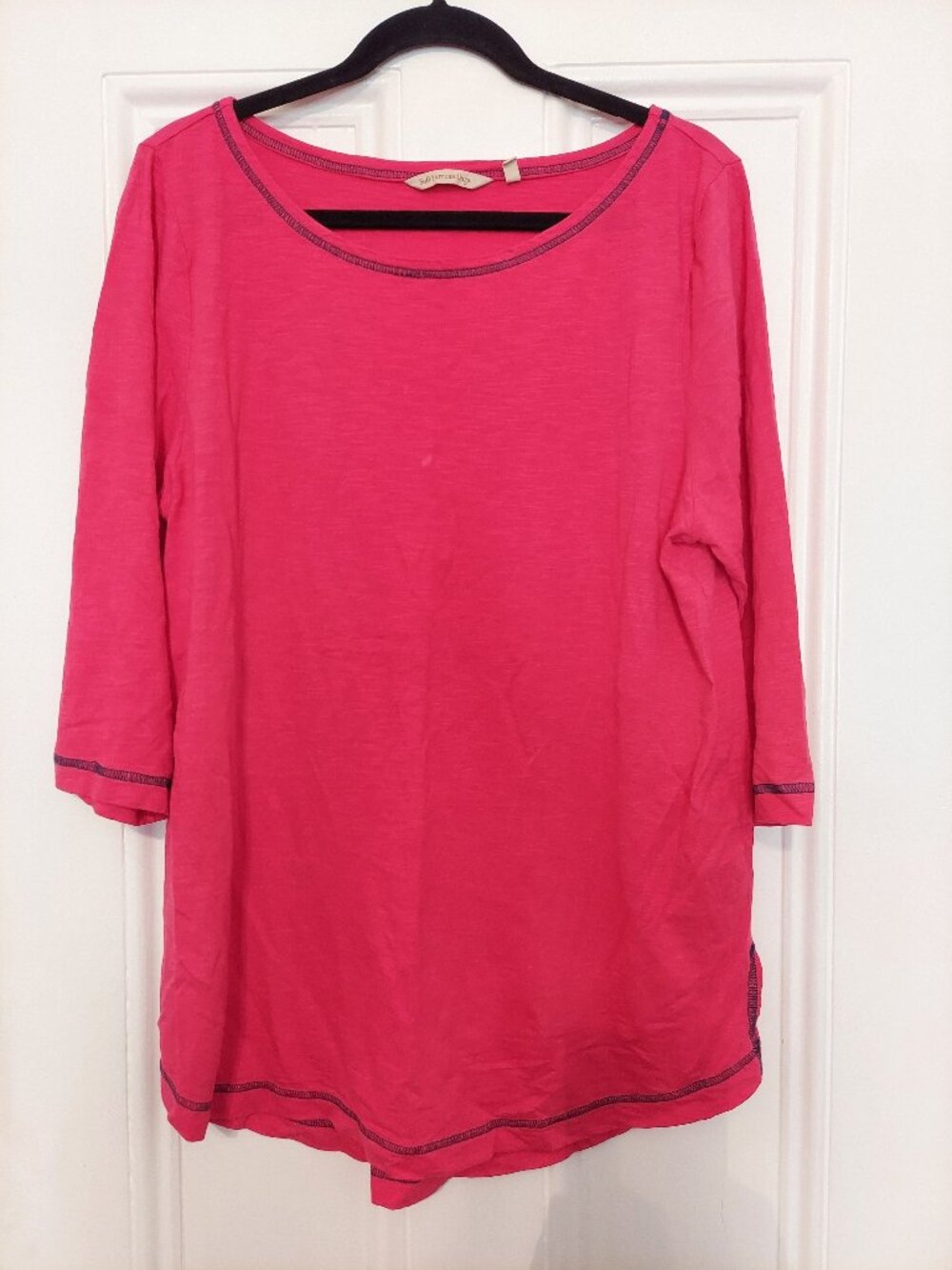 Soft Surroundings Round Neck 3/4 Sleeve Tee in Fuchsia & Navy Blue Accent PXL